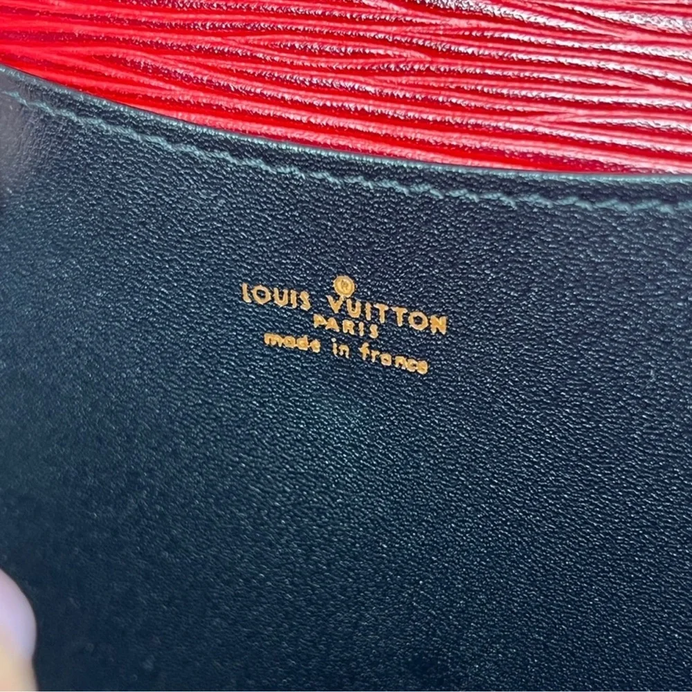 Louis Vuitton Epi Leather Clutch mini bag - Picture 11 of 13